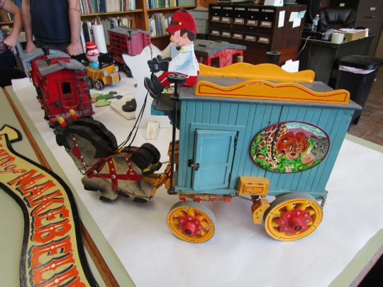 A toy designed by Arto Monaco.